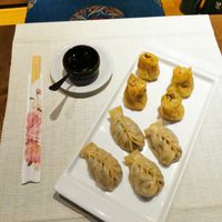 Vegetable dumplings and shumai at Yi Wei Chinese Art in Genoa
