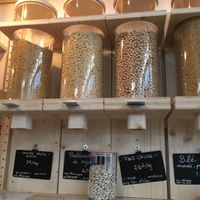 Levure maltée, protéines de soja, pois chiche, blé  at L'Epicerie Kilogramme in Paris