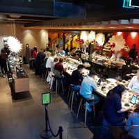 Basement dining with kaiten (conveyor). Vegan can be checked electronically at Yooji's Sushi - Bahnhofstrasse in Zurich