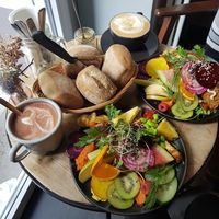 Savoury breakfast with hot chocolate and cappuccino at Veg room in Berlin