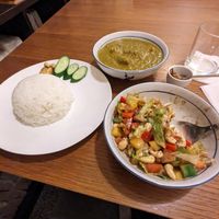 Tempeh curry & a partially-eaten side cashew salad at Veganersworld 莘咖哩  in Tainan