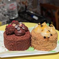 Vegan chocolate cake and vegan maracuyá cake at Anima Pastelería in Vina Del Mar