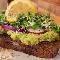 Avo toast vegan at Sally Loo's Wholesome Cafe in San Luis Obispo