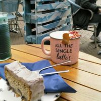 Mermaid punch, blueberry cake, and coco rose latte at Mugs & Mermaids in The Hague