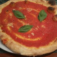 Pizza marinara at Molino Pizzeria Ristorante in Fribourg