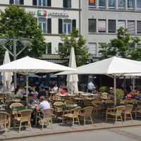 Outside seating in pedestrian zone at Molino Pizzeria Ristorante in Fribourg
