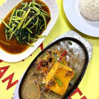Hotplat tofu and sweet potato leaves at Lin Lin Vegetarian Delight 霖霖素食 in East Singapore