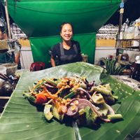 Avocado Spicy Salad with her 🥰 at Kwenski's - Food Stall in Pai