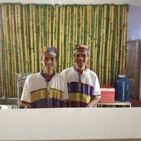 Super atentos !!! at BamBoo Vegan in Nha Trang