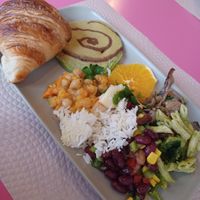 Vegan brunch on Sunday at Veg & Tal in Sines