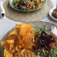 we had the hamburger and the curry for lunch at Veg & Tal in Sines