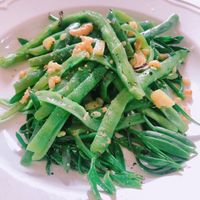 Green beans with local herbs and walnuts at Turfanda in Ayvalik