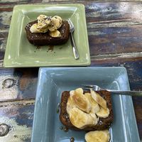Banana bread and carrot, tumeric, sesame cake  at Coco Calala in Leon