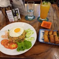 Fried rice, spring rolls, passion fruit smoothie at Tevy's Place in Siem Reap
