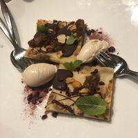 Raw snickers cake with banana ice cream  at Sichtwerk in Eimeldingen