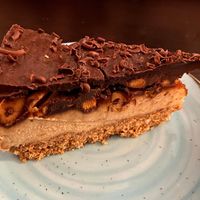 Chocolate, peanuts and caramel tart at Kong - Food Made With Compassion in Lisbon