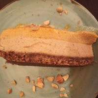 Cheesecake mangue at Kong - Food Made With Compassion in Lisbon
