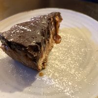 Snicker taart  at Kong - Food Made With Compassion in Lisbon