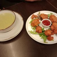 Sopa de ervilha e coentros at Kong - Food Made With Compassion in Lisbon