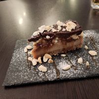 Snickers Tarte at Kong - Food Made With Compassion in Lisbon