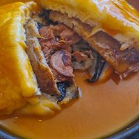 Francesinha met Portobello en seitan at Kong - Food Made With Compassion in Lisbon