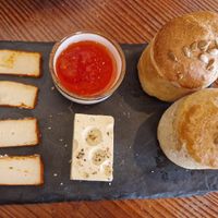 Taula de "formatges" at Kong - Food Made With Compassion in Lisbon