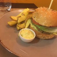 Queen burger at Kong - Food Made With Compassion in Lisbon