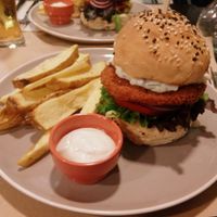 Queen burguer at Kong - Food Made With Compassion in Lisbon