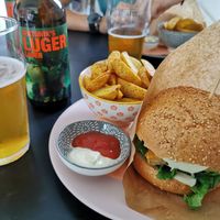 Chicken burger and craft beer Tektonik at Tavci Kuhna in Lesce