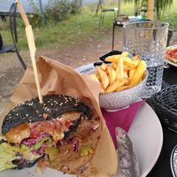 Yo soy 'chicken' burger at Tavci Kuhna in Lesce