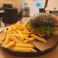 Veg burger and fries at Tavci Kuhna in Lesce