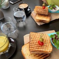 Vegan Cheese Toast, coffee and Turmeric Latte at Tavci Kuhna in Lesce