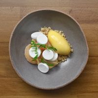 tangerine, meringue, lemon cream, passion fruit sorbet, huacatay at Arkhe in Lisbon