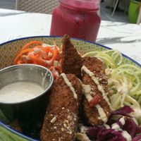 Coco tempeh buddha bowl et smoothie gym tonic at Code Vert in Montreal