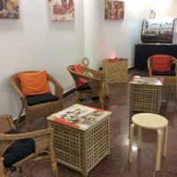 Indoor seating  at Zdrawo Slatko in Belgrade
