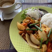 Fried Cashew Nuts w/ Vegetables and Tofu at Coffee Old City in Ayutthaya