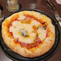 Contadina pizza at Utopia in Nice