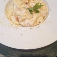 Fettuccine alfredo.  Oh sooo good at Utopia in Nice