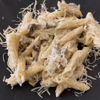 Spaghetti carbonara with smoked tofu  at Utopia in Nice