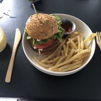 Burger and smoothie  at El Punto Vegano in Catano