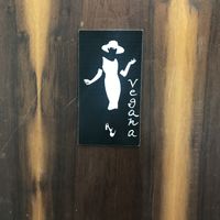 Puerta del baño at El Punto Vegano in Catano