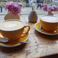 Hot chocolate with oat milk and coffee with milk at Bloom in Luxembourg City