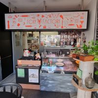 Counter at Foxy Factory in Villefranche-sur-saone