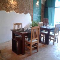 Es un buen restaurante , el cual se puede consumir comida vegana y vegetariana.  at Madeley in Trinidad