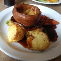 Seitan Sunday Roast at The Roundhill in Brighton