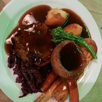 Vegan Sunday Roast at The Roundhill in Brighton