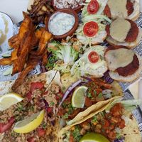Vegan sharing platter at The Hen's Teeth in Alicante