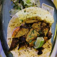 The Vegan kebab with rice and vegan tzaziki was absolutely amazing 🌱💞 at The Hen's Teeth in Alicante