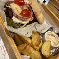 O que tem abacaxi at Le Grand Burger in Gramado