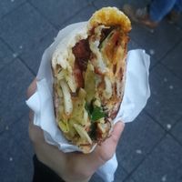 Makali sandwich (grilled/fried veggies)
with mango & sesame sauce
3.50€ at Humbaba Falafel in Berlin